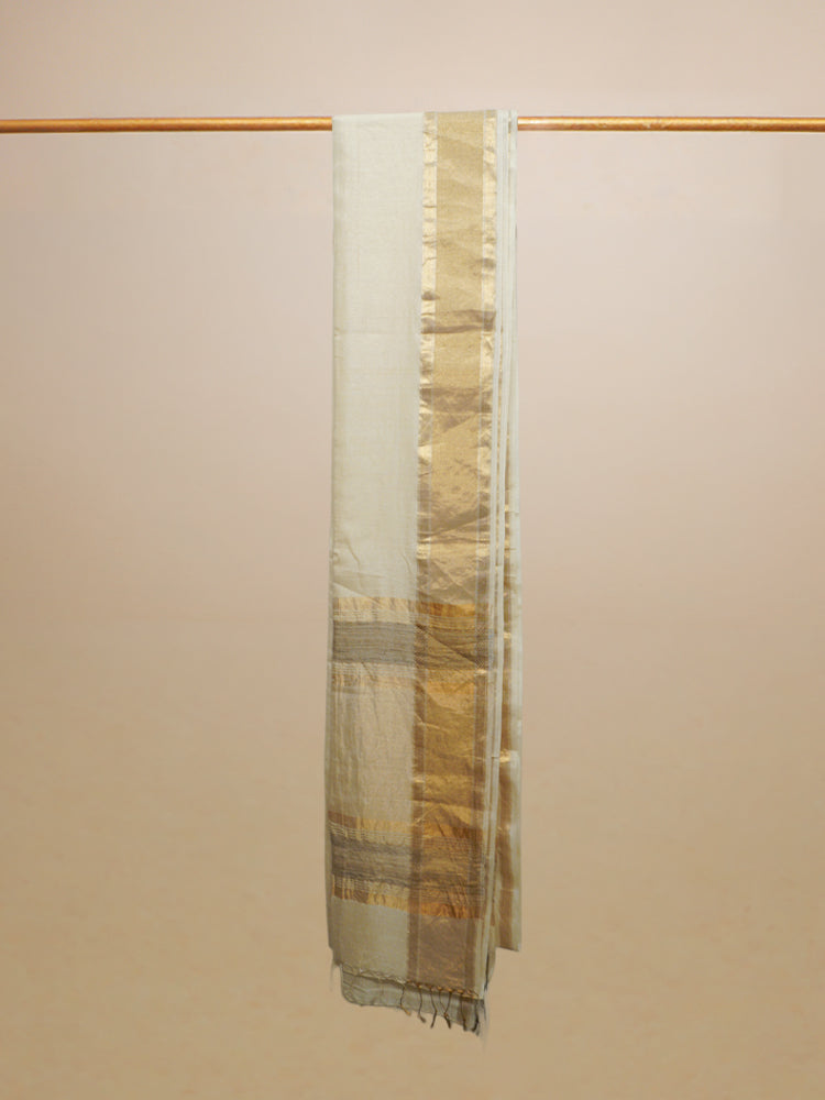 Off White Gheecha Silk Saree With Zari
