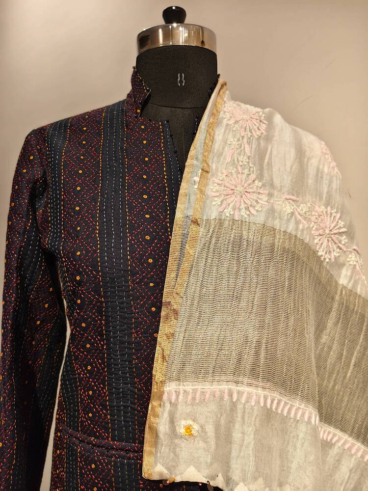 Off White Circular Chikankari Dupatta