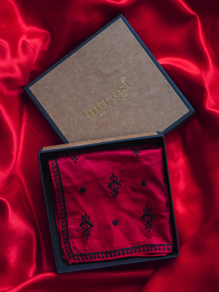 Red Single Pocket Square Gift Box