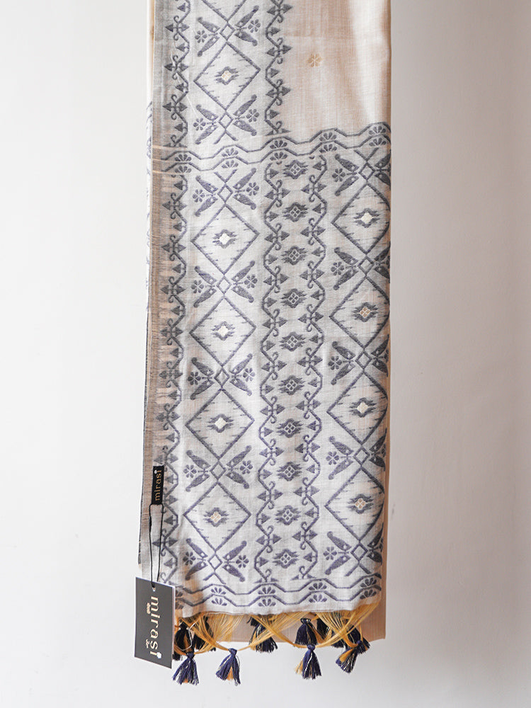 White Jamdani cotton saree.