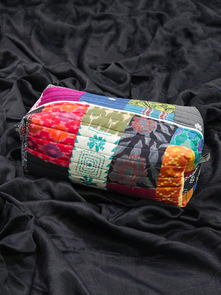 PIECES OF INDIA - TOILETRY BAG SMALL