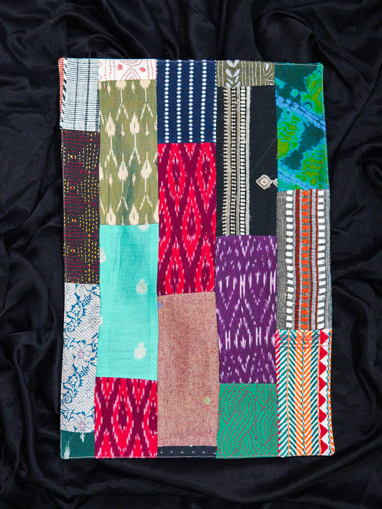 PIECES OF INDIA - BORDER TABLE MAT