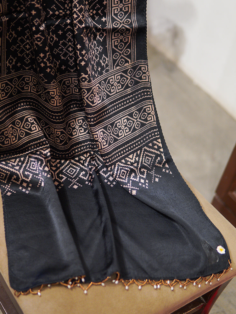 Black Modal Stole