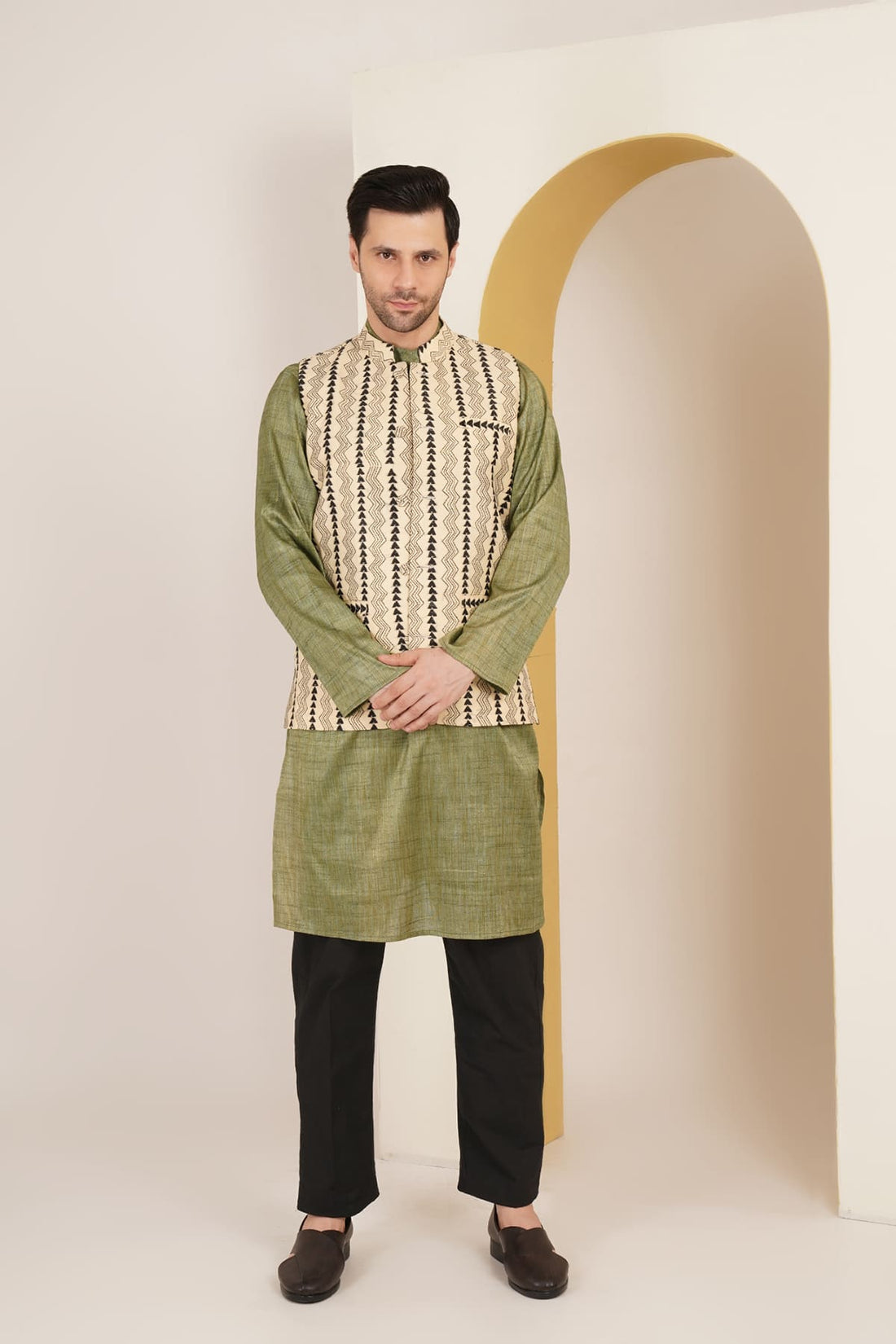 Aquila Beige & Black Bandi