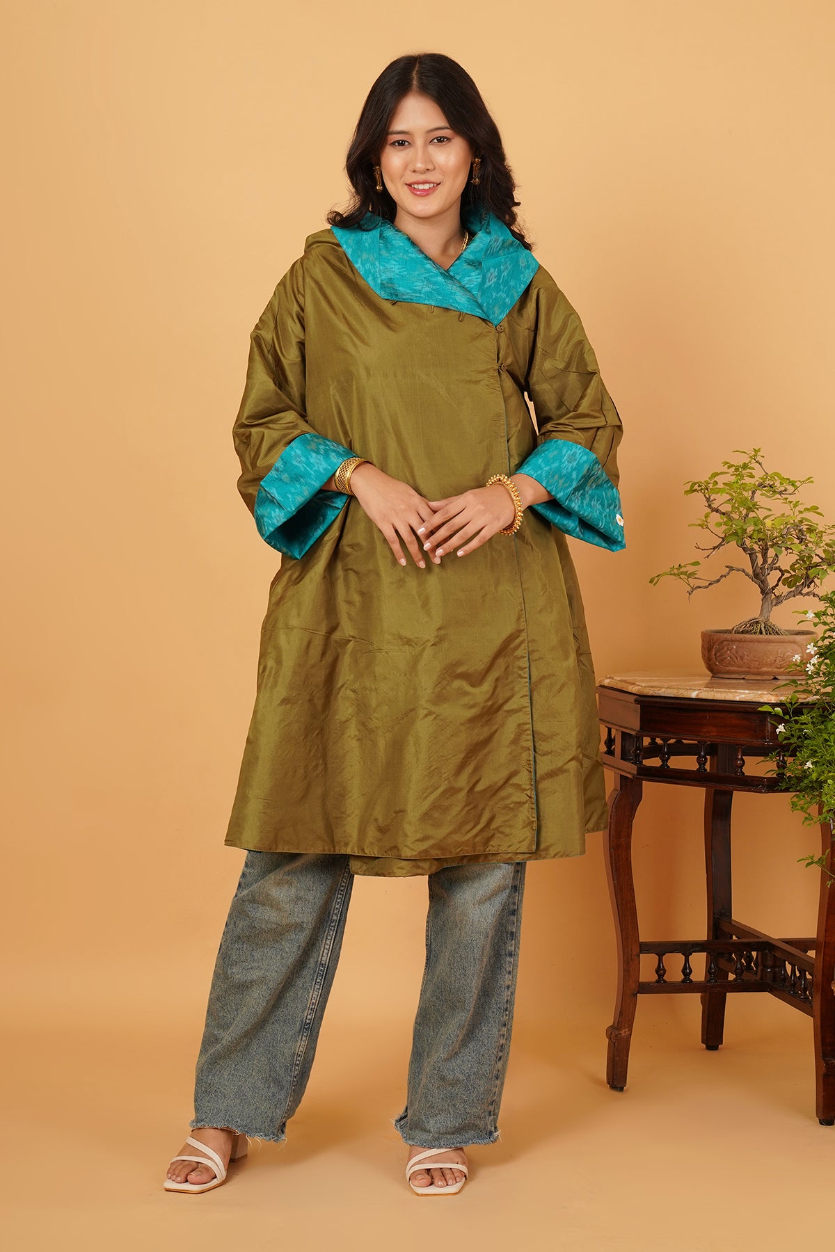 Rawsilk Ikat & Silk Reversible Cape (Aqua Blue/Green)