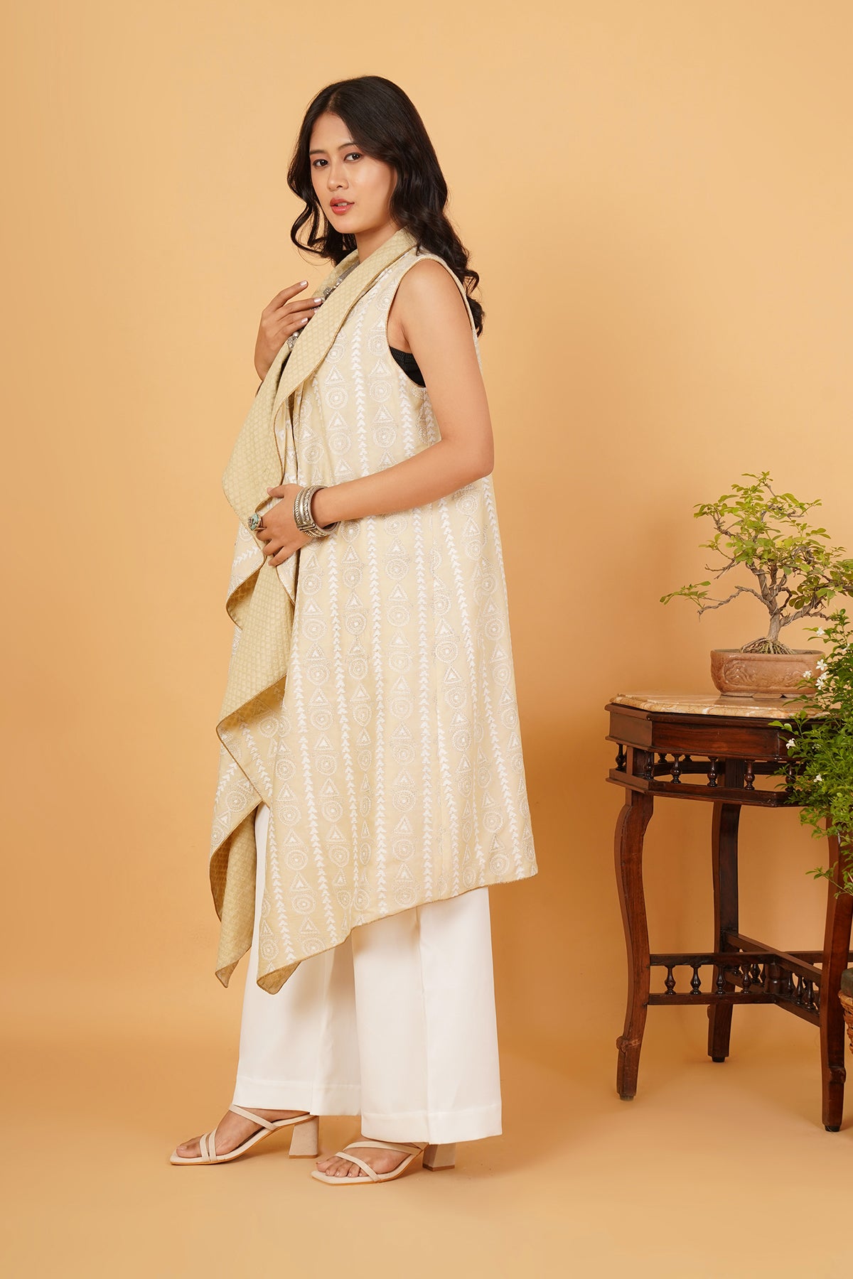 Kantha & Chanderi Reversible Sleeveless Overlay