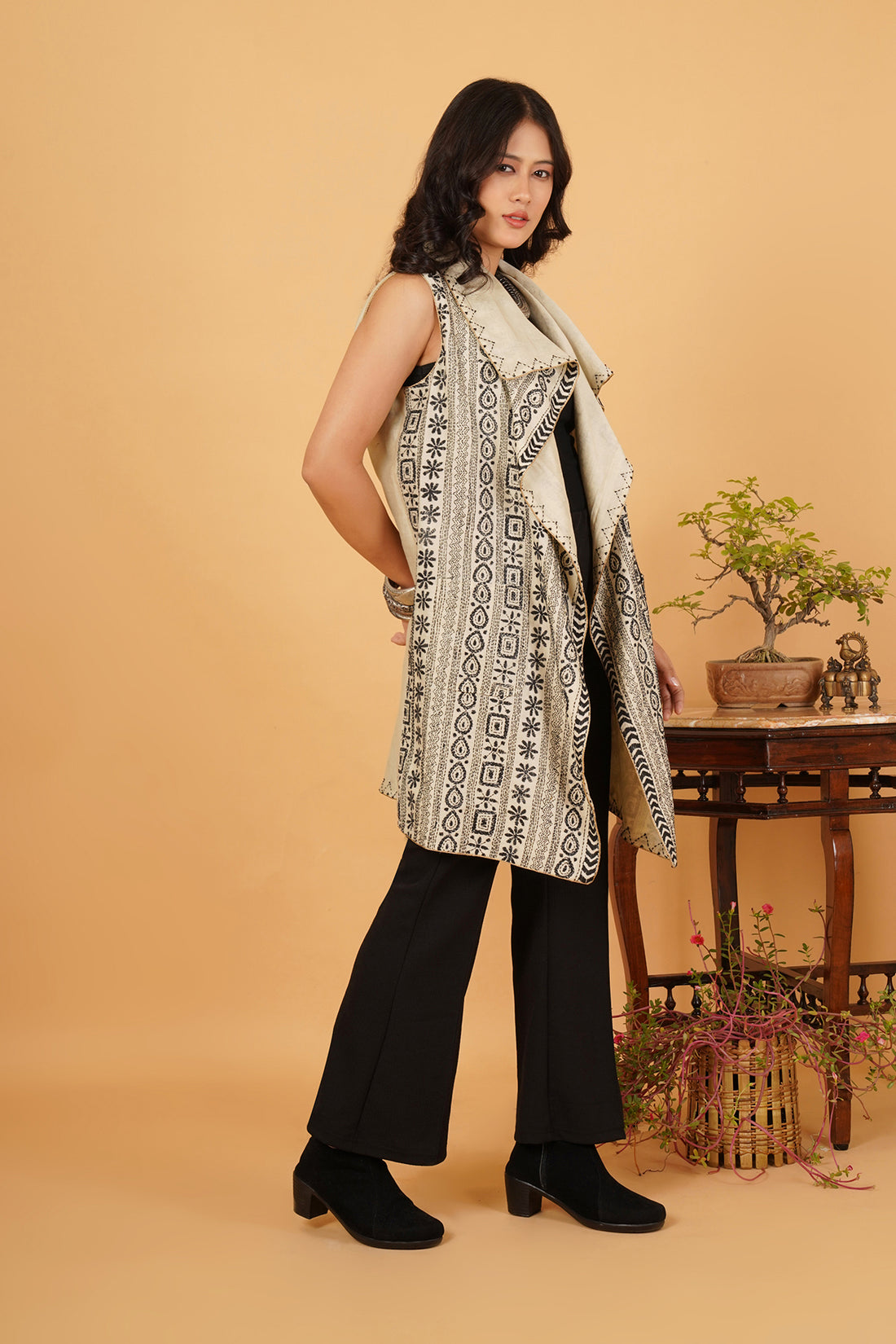 Kantha & Chanderi Sleeveless Reversible Overlay