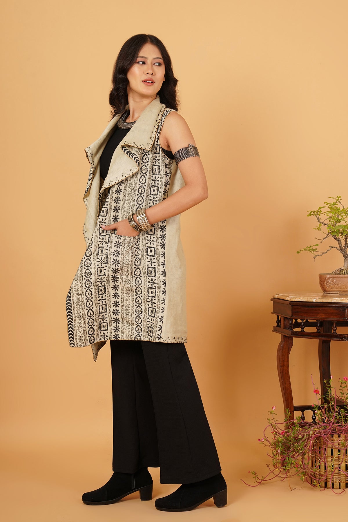 Kantha & Chanderi Sleeveless Reversible Overlay