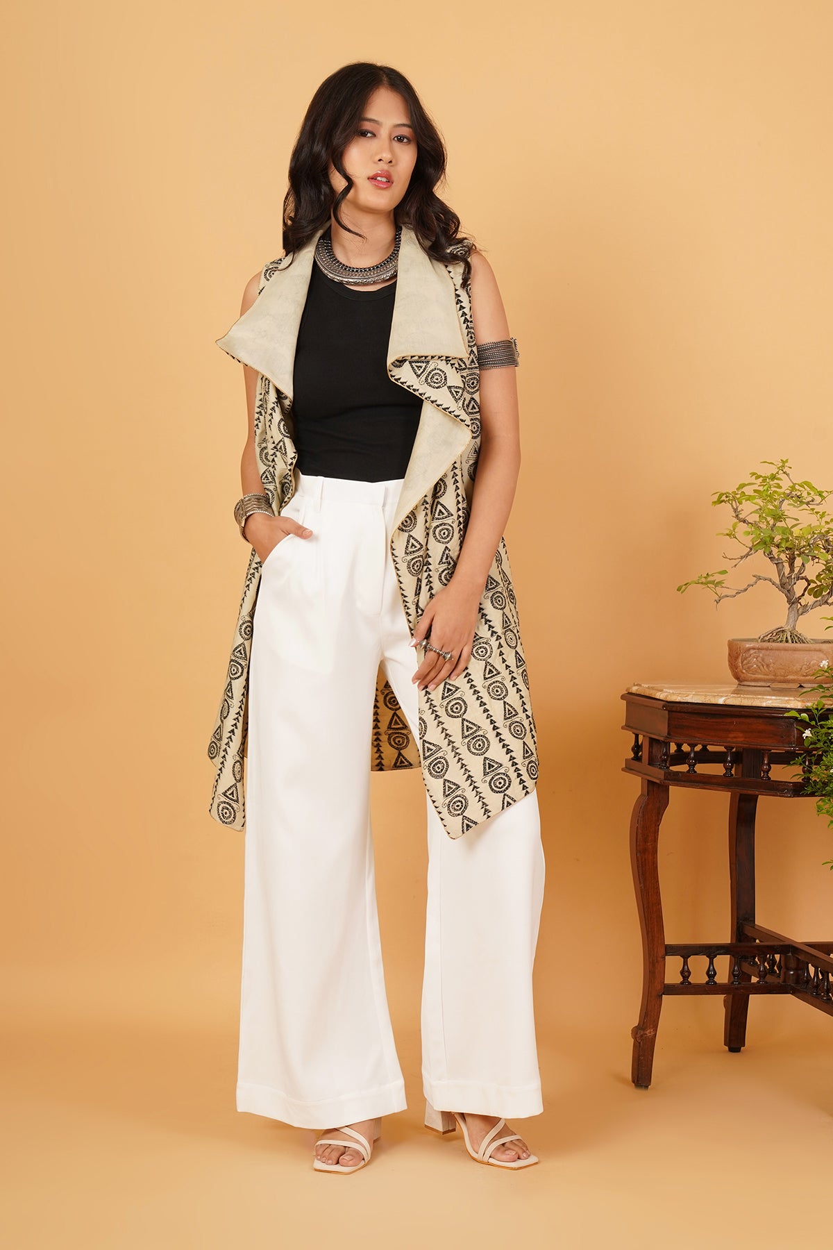 Kantha & Chanderi Sleeveless Reversible Overlay